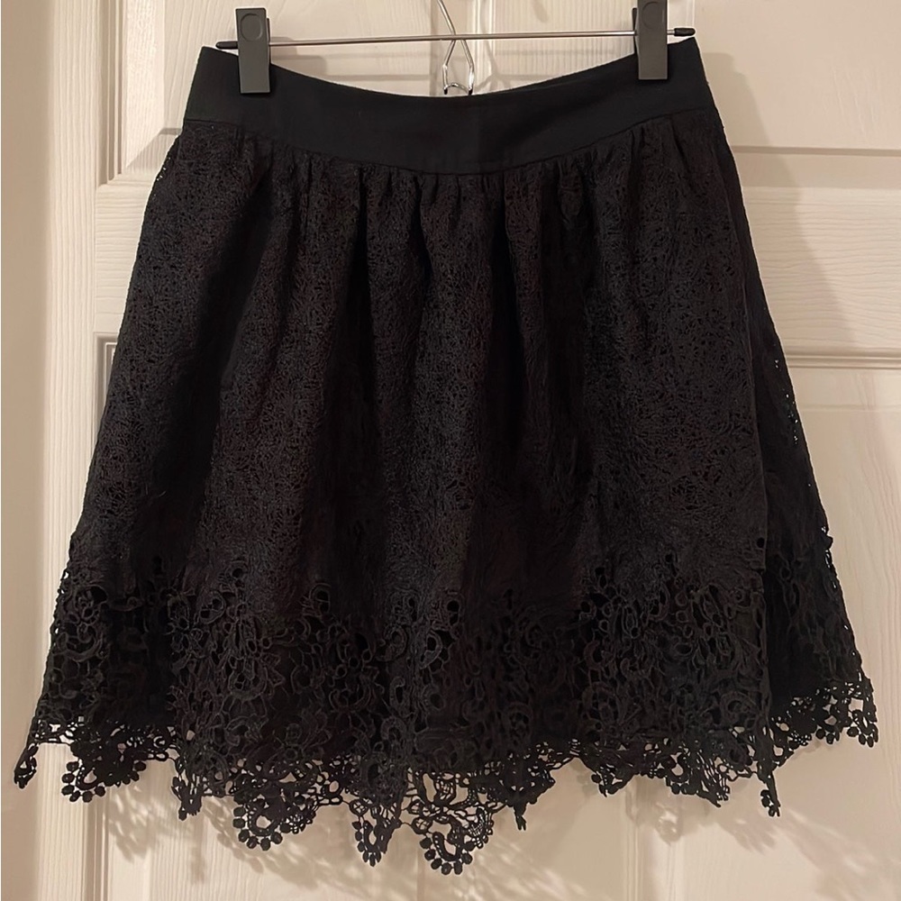 Banana Republic Black lace skirt size 2